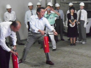 hinan2.jpg